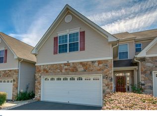15 Blake Dr, Pennington, NJ 08534