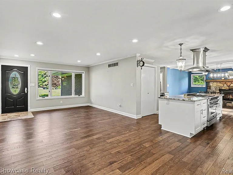 2572 Ridge Rd — Photo 32