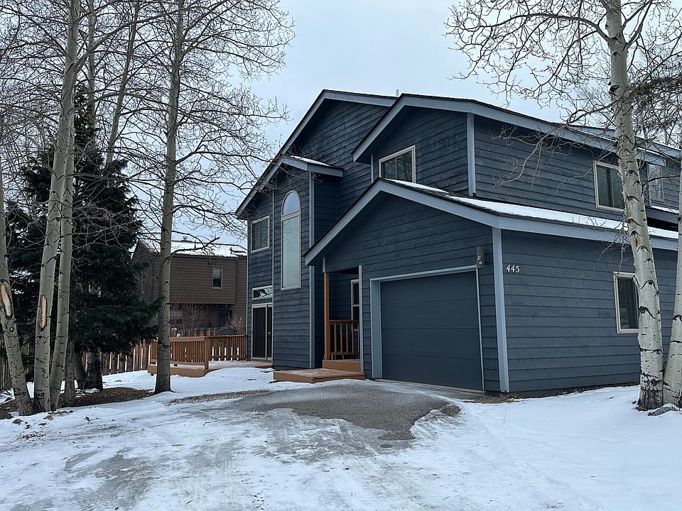 445 Bighorn Circle 
Willowbrook with attached garage