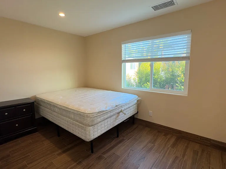 1906 Stewart St #1D — Photo 6