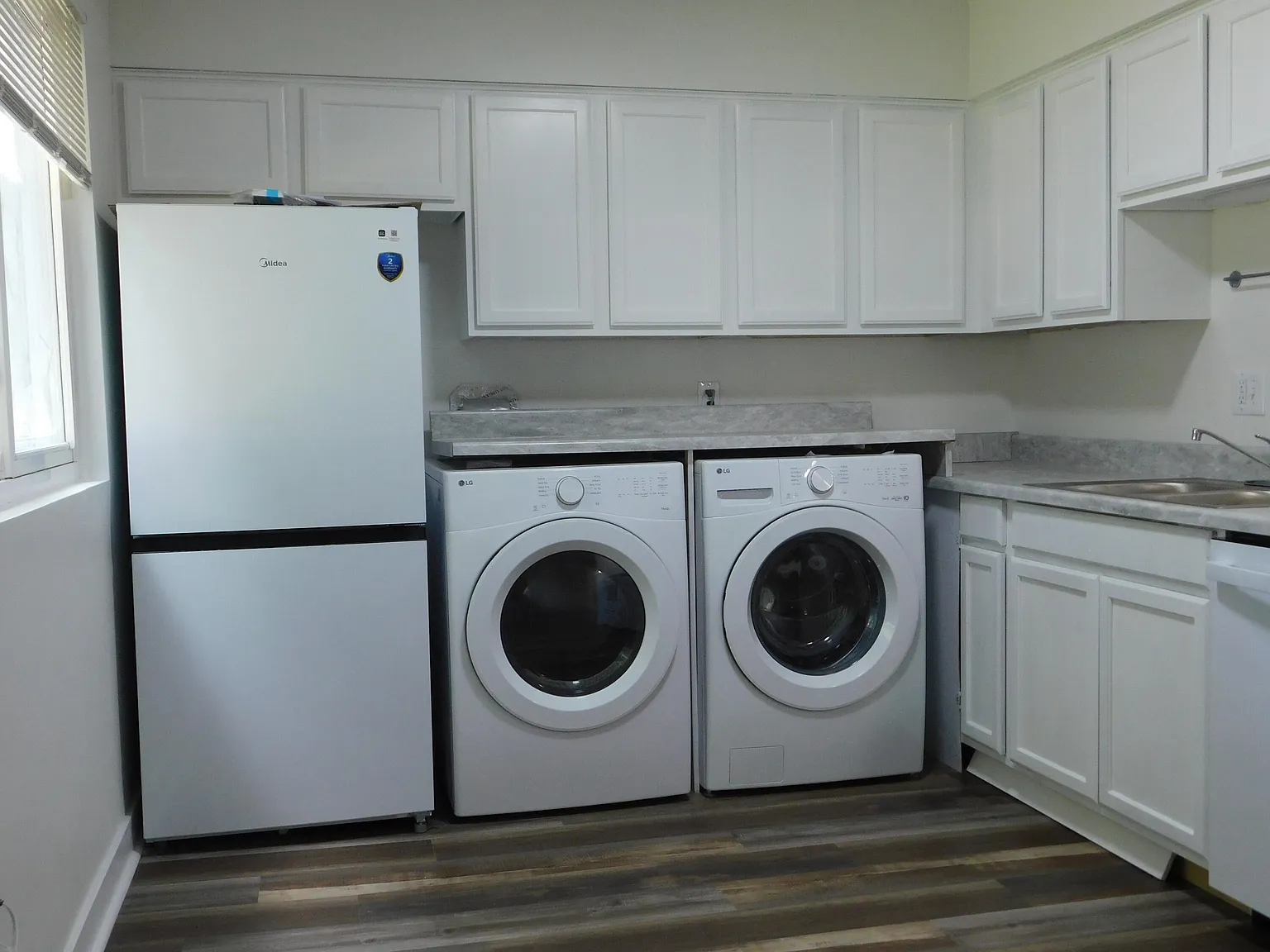 2 bed, 1.0 bath, 1824 sqft, $1,800 — Photo 4