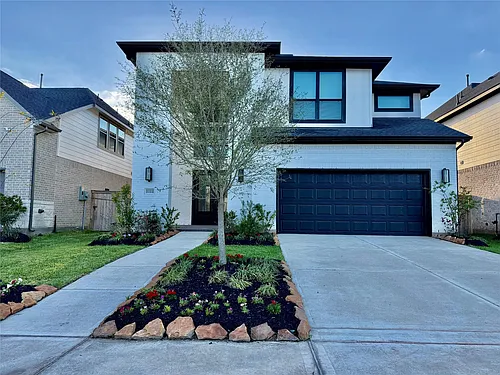 1111 Luna Dr Photo 1