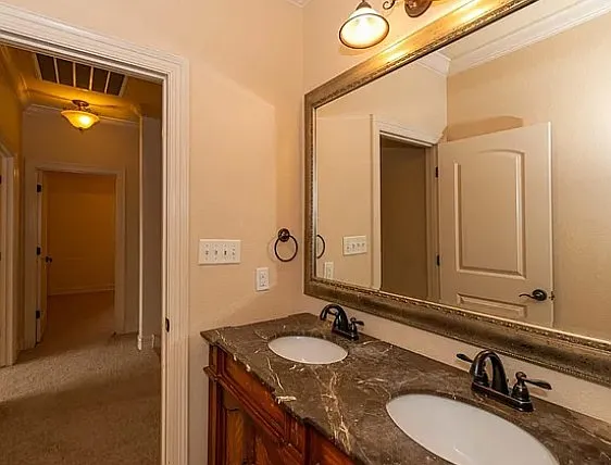 7 Stonebrook Ct — Photo 25