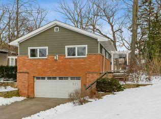 571 Ravinia Rd, Highland Park, IL 60035