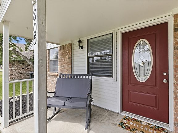 3rd image of 805 Camellia Ct