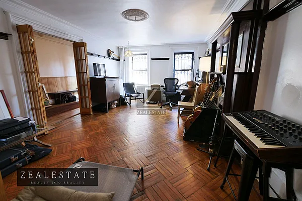 Rented by ZealEstate Group Inc | media 6