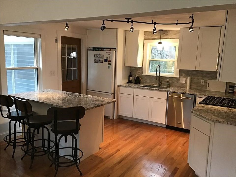 54 Fenwood Ave, Smithfield, RI 02917 | Zillow