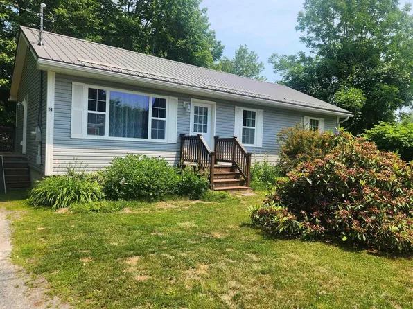 14 Lawrence St, Queens, NS B0T 1P0