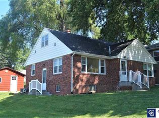 2611 S 38th St, Omaha, NE 68105