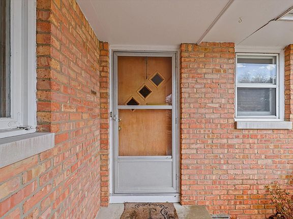 4th image of 1103 Brighton Dr
