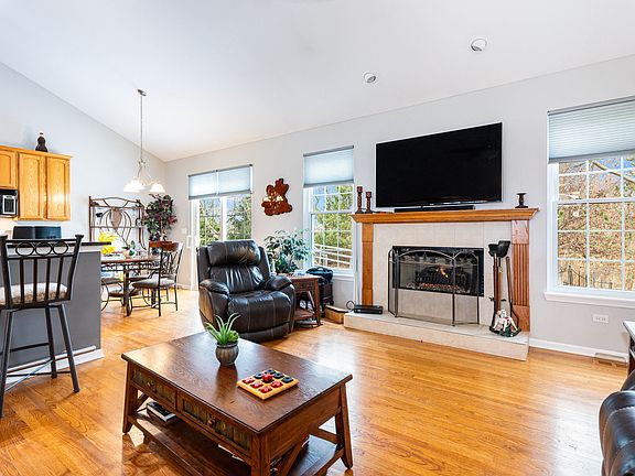 5th image of 802 Butterfield Ct