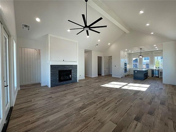 3rd image of 15405 Caspian Ln