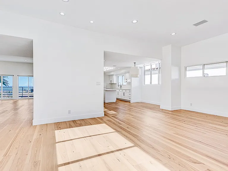 204 N Poinsettia Ave — Photo 16
