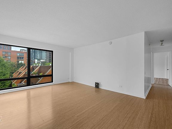 5th image of 1169 S Plymouth Ct APT 302