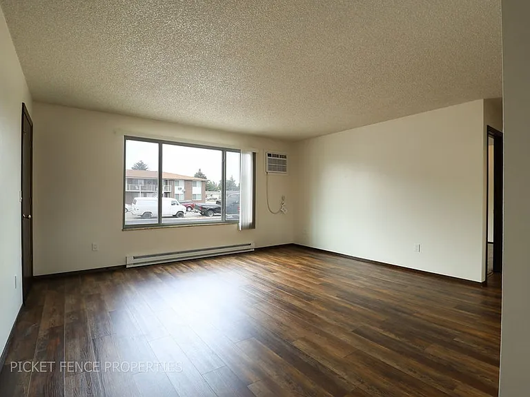 1846 E 16th Street — Photo 14