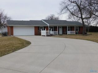 401 Hawthorn Dr, Archbold, OH 43502