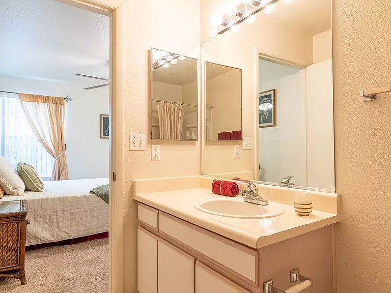 Enclave Apartments — Photo 6
