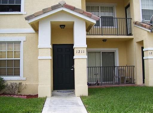 1st image of 1211 Belmont Ln