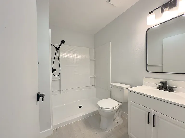 21828 Belshire Ave #15 — Photo 23