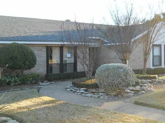 3rd image of 11000 Sandalwood Dr