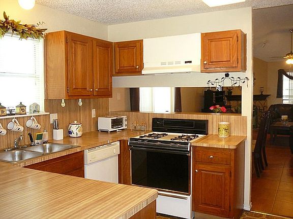 3rd image of 13811 Birch Hollow Ln
