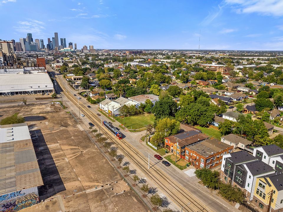 1st image of 4311 Harrisburg Blvd #2