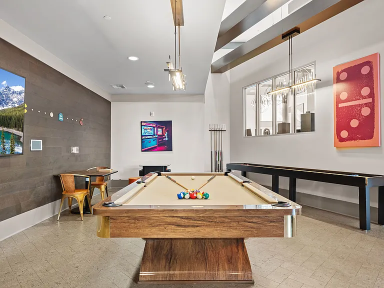 Axis Camelback — Photo 19