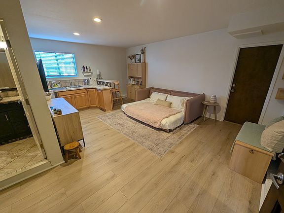 3rd image of 301 Windward Ave #B