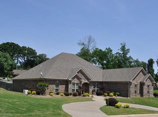 907 Nottingham Ct, Benton, AR 72019