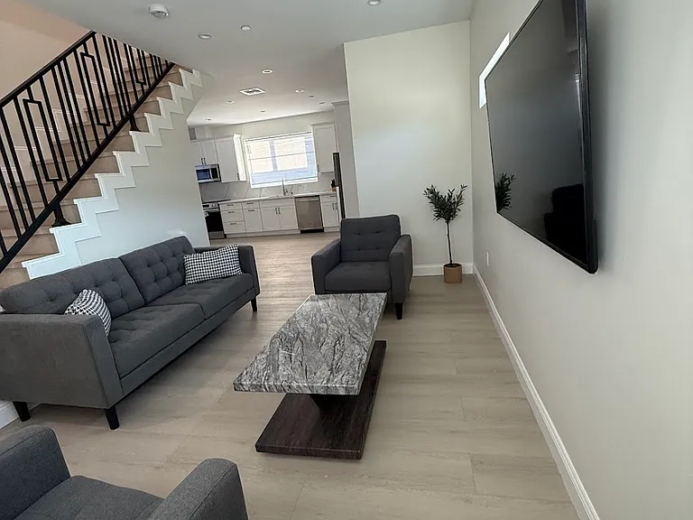 10743 Saticoy St — Photo 1
