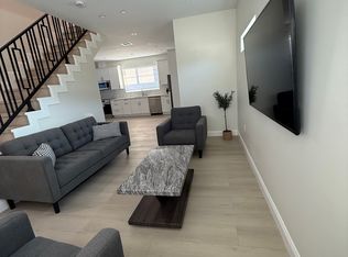 10743 Saticoy St, Sun Valley, CA 91352