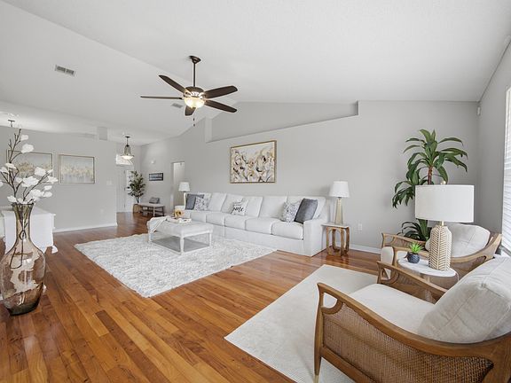 3rd image of 2176 Bromly Dr
