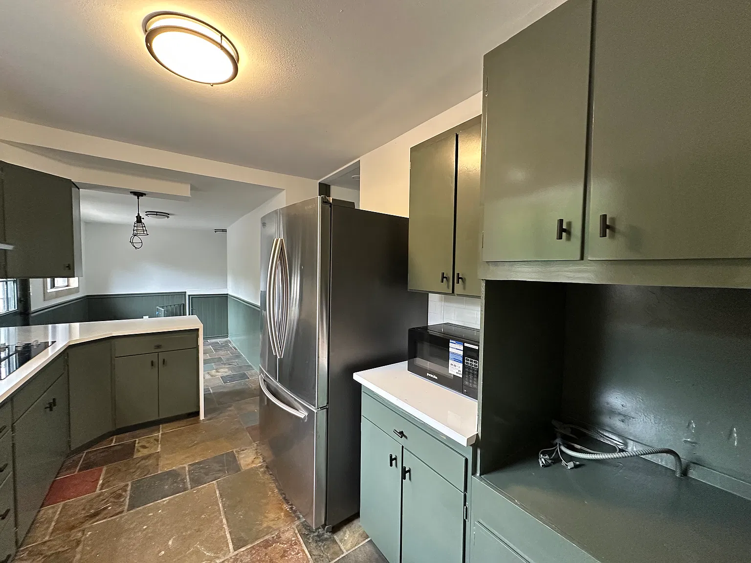 4 bed, 1900 sqft, $3,000 — Photo 3