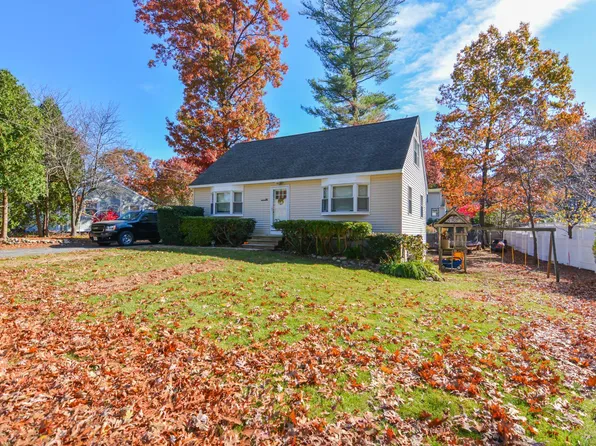 10 Hereford Drive, Nashua, NH 03062
