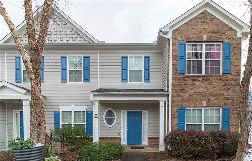 4 bed, 3.0 bath, 1742 sqft, $2,600 — Photo 1