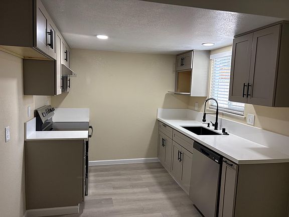 5th image of 2781 65th Ave