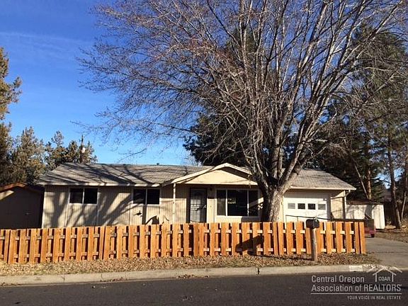 3rd image of 1062 SW 18th St