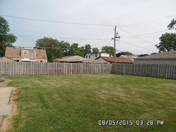 4th image of 813 N Prater Ave