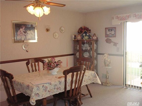 3rd image of 26 Cambridge Dr W