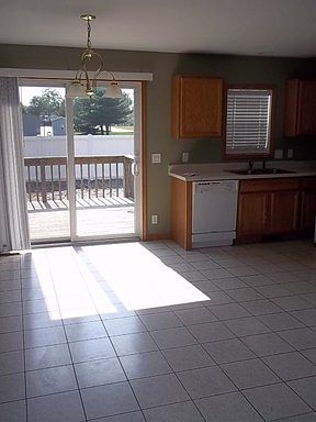 3rd image of 947 Oakland Estates Dr