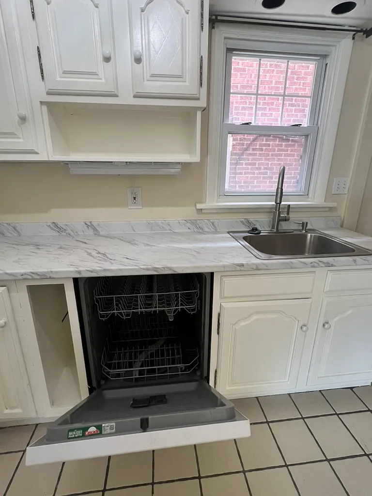 2 bed, 743 sqft, $2,000 — Photo 4