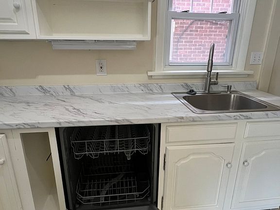 4th image of 101 Biddle Ave Floor 1