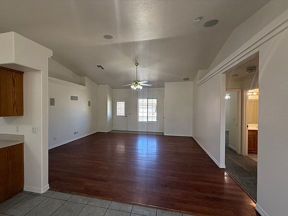 4th image of 3754 Heather Ave
