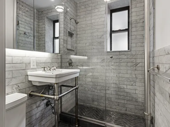 270 West 11th Street image 5 of 6