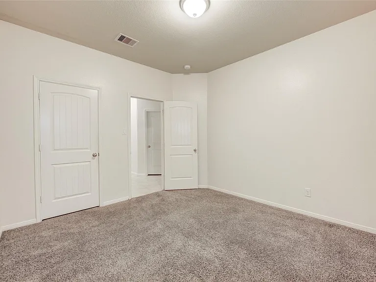734 Mill Spring Ct — Photo 16