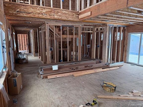 5th image of 5031 Clintonville Rd