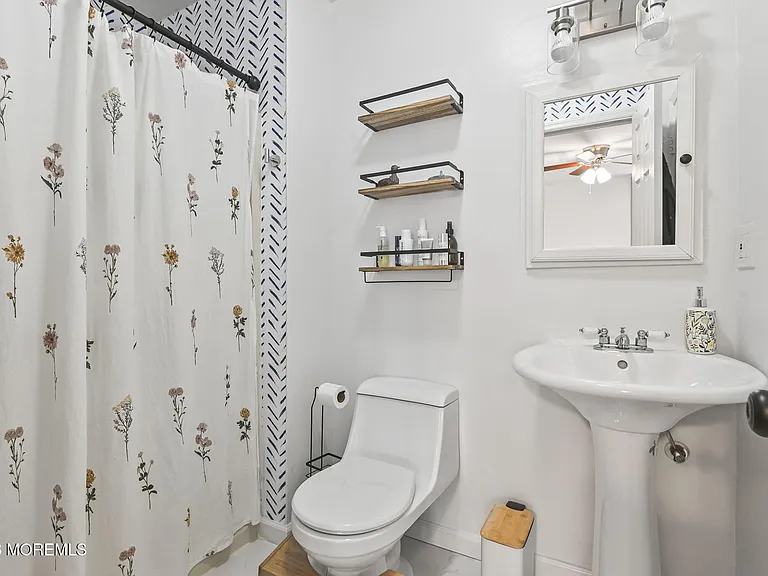 12 Bayview Ave — Photo 19