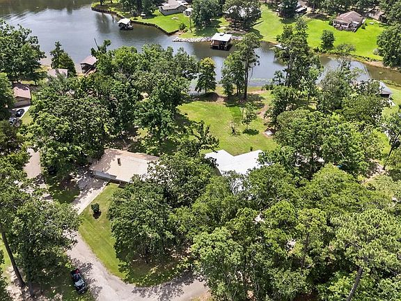 4th image of 1818 Lakeshore Dr