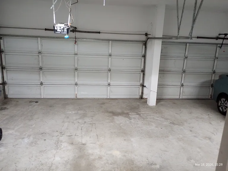 De La Valle Dr — Photo 16
