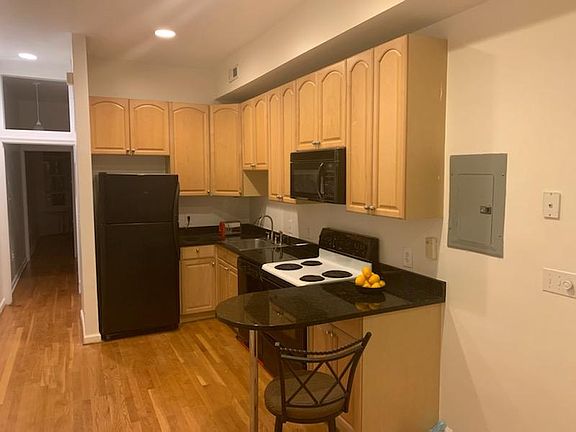 *Full Baker Kitchen *